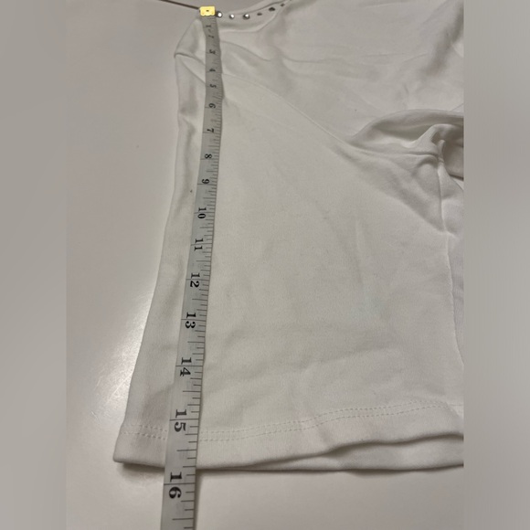 Quaker Factory Womens Top Sz L White Grommet Trim Neck Short Sleeve TShirt - Picture 4 of 4